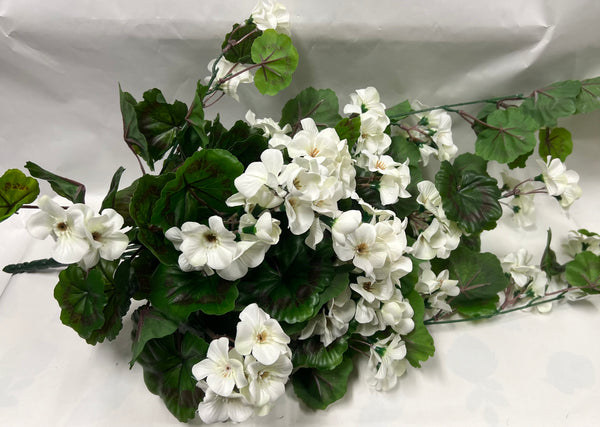 Artificial Geranium Hanging Vine -White