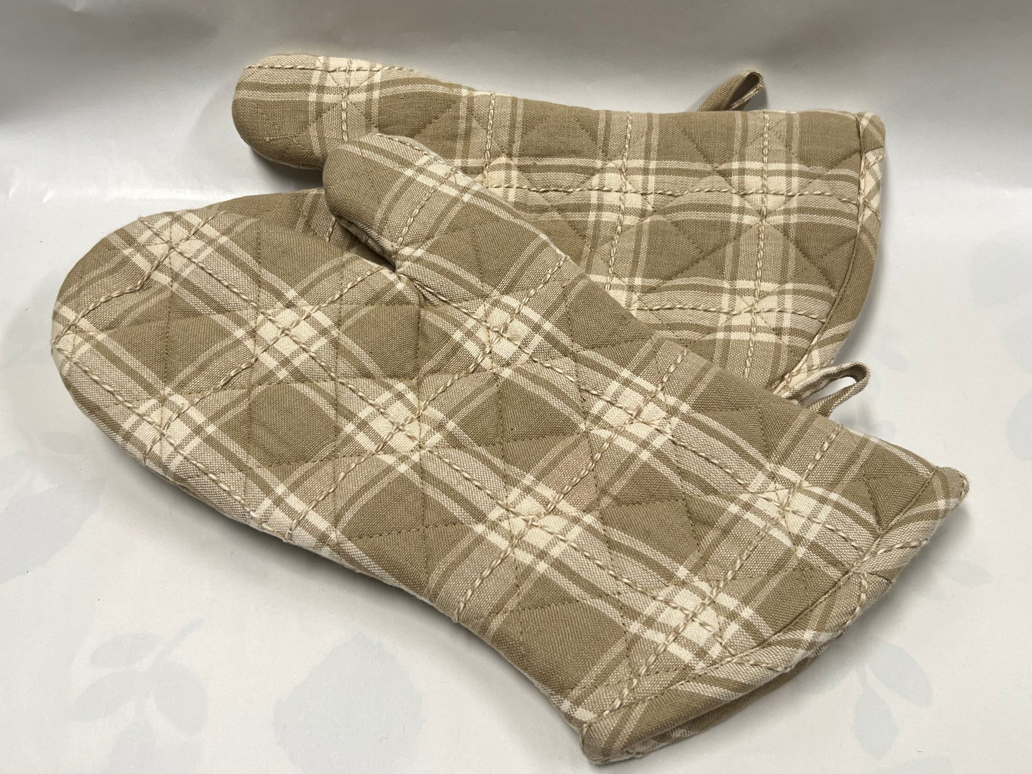 Oven Mitts - Nutral Plaid