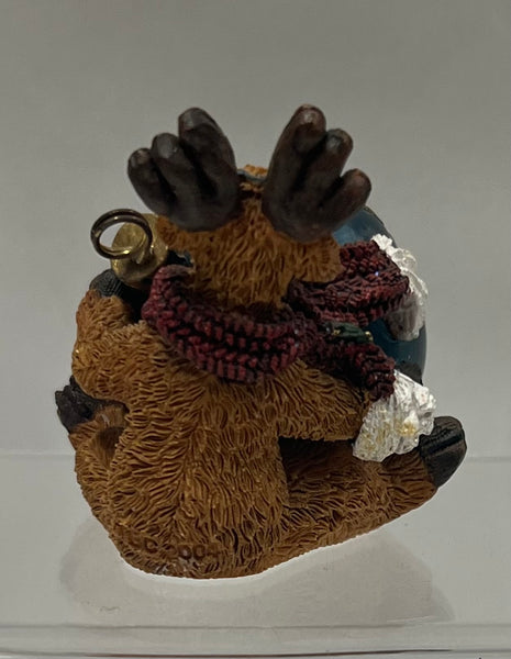 Smooches Boyds Bear Figurine