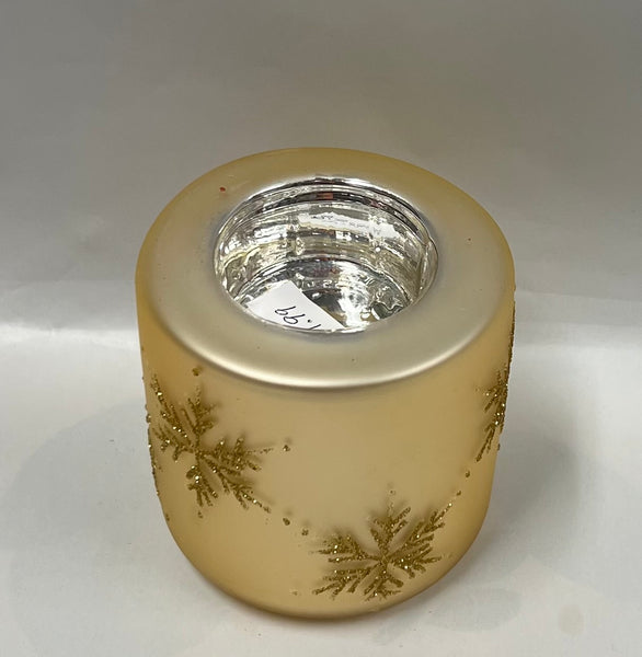 Gold tea light candle holder with snowflakes -short