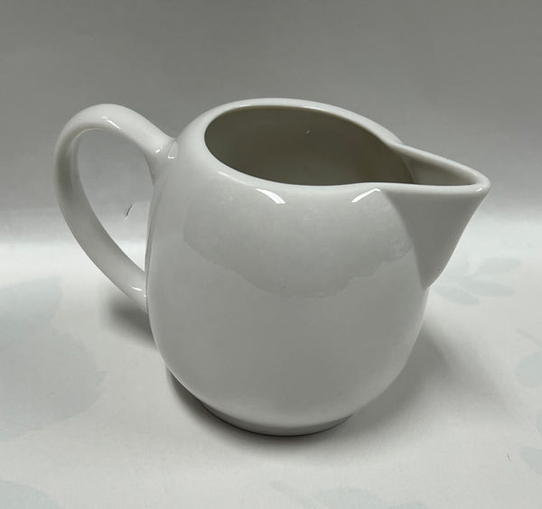 Maxwell & Williams -Round Creamer