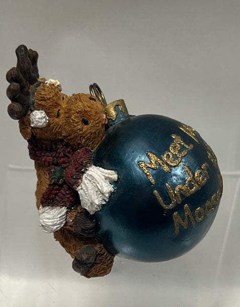 Smooches Boyds Bear Figurine