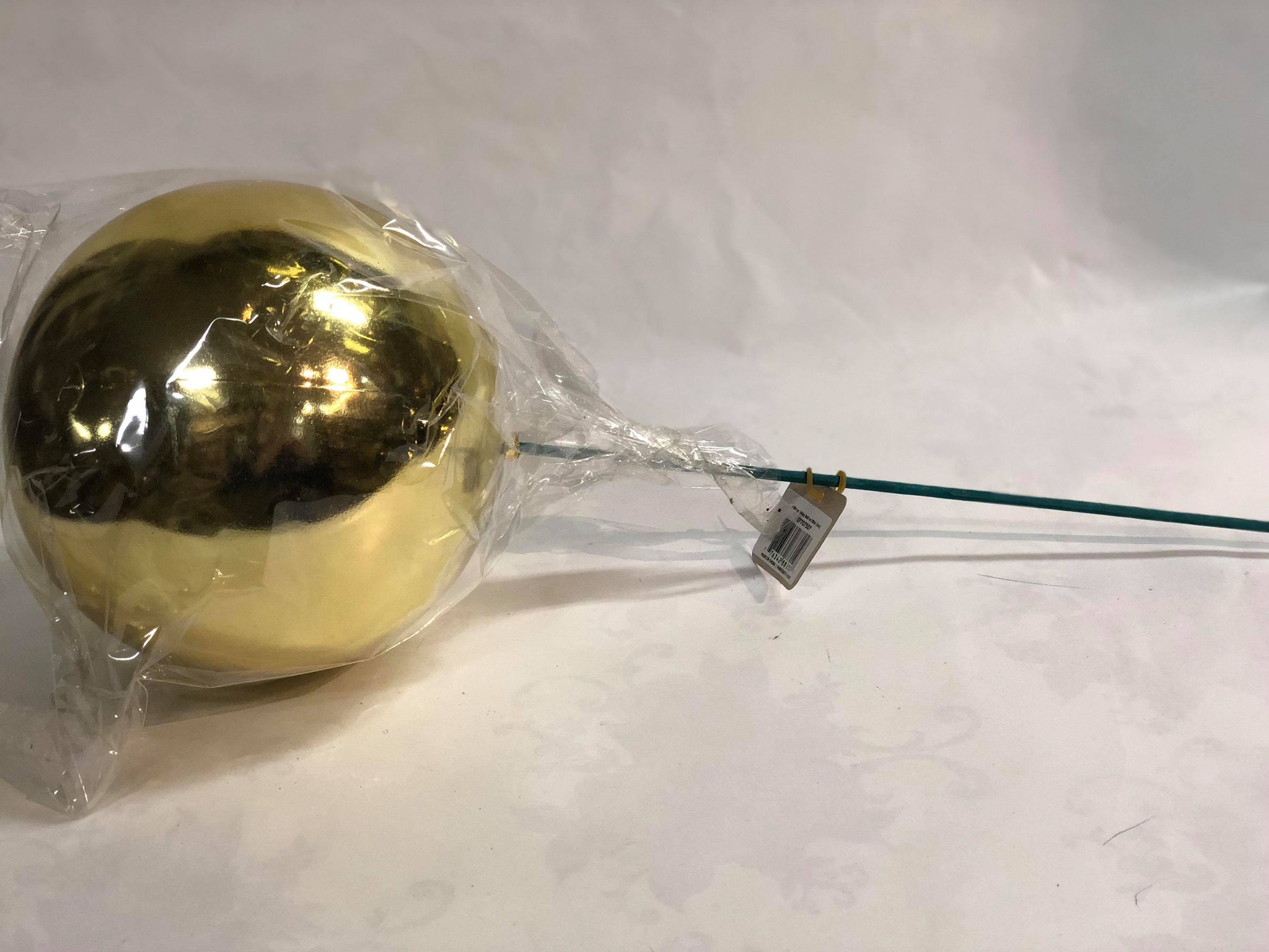 Large Gold Ball Pick