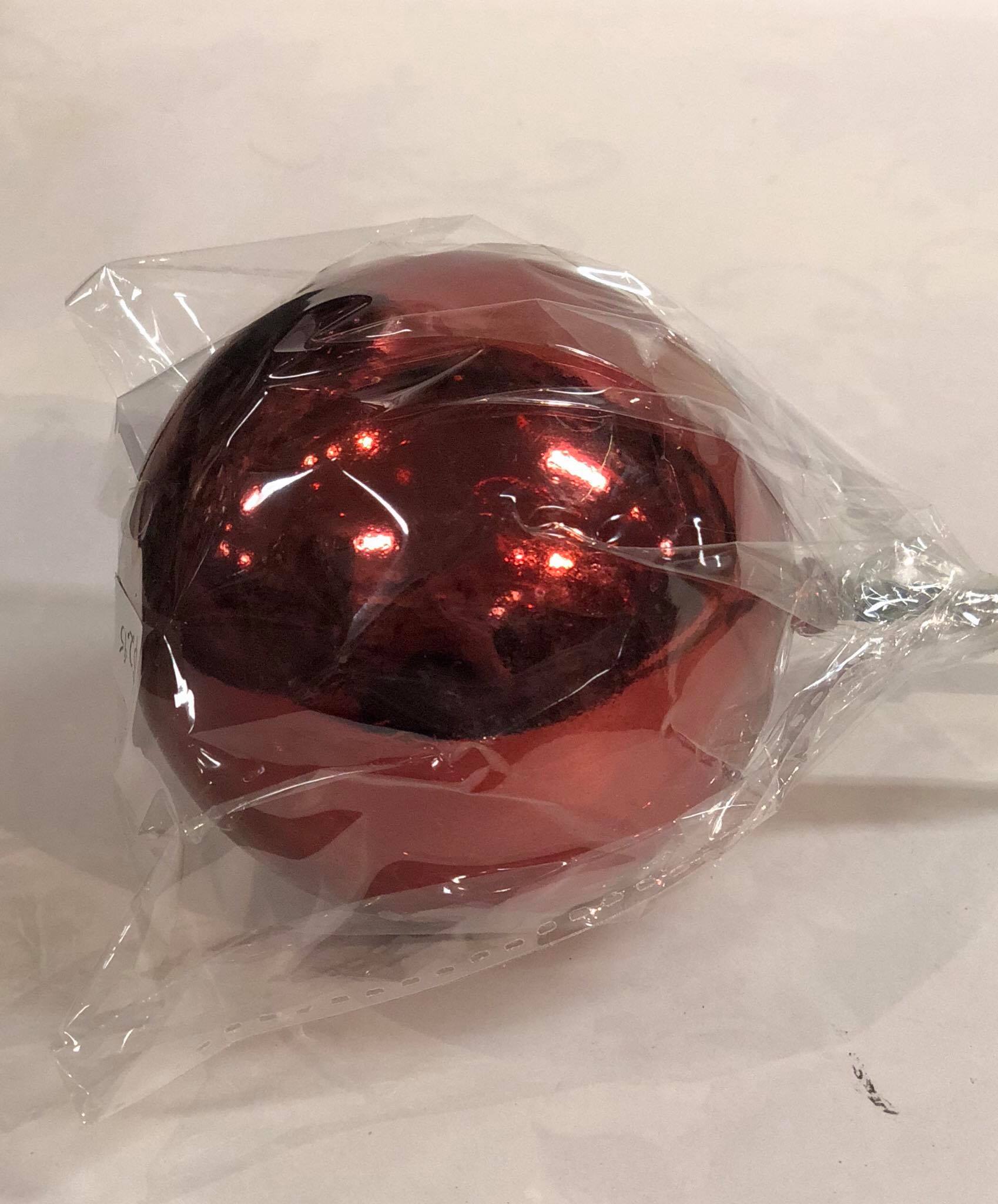 Small Shiny Burgundy Ball Pick
