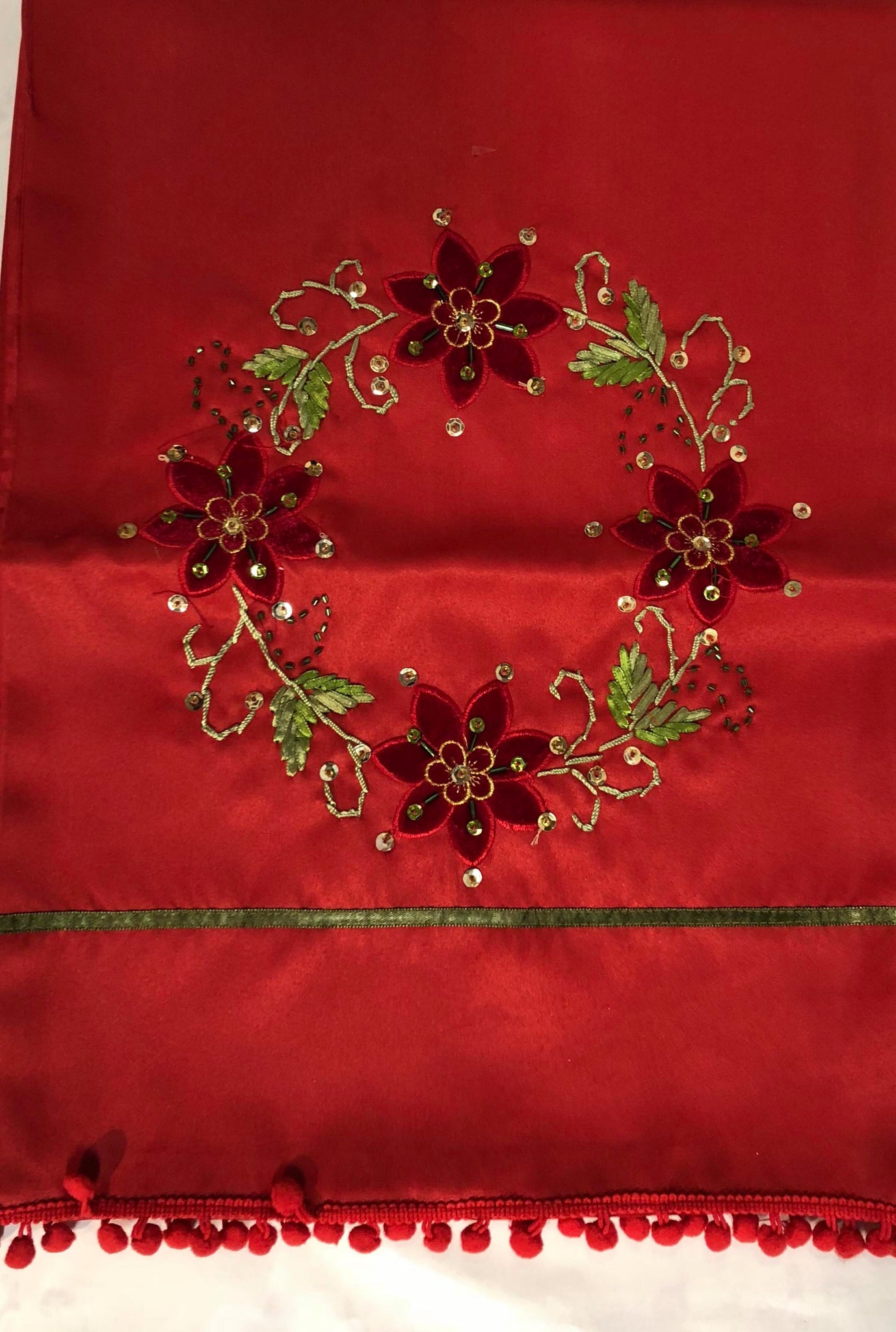 Table runner- Wreath