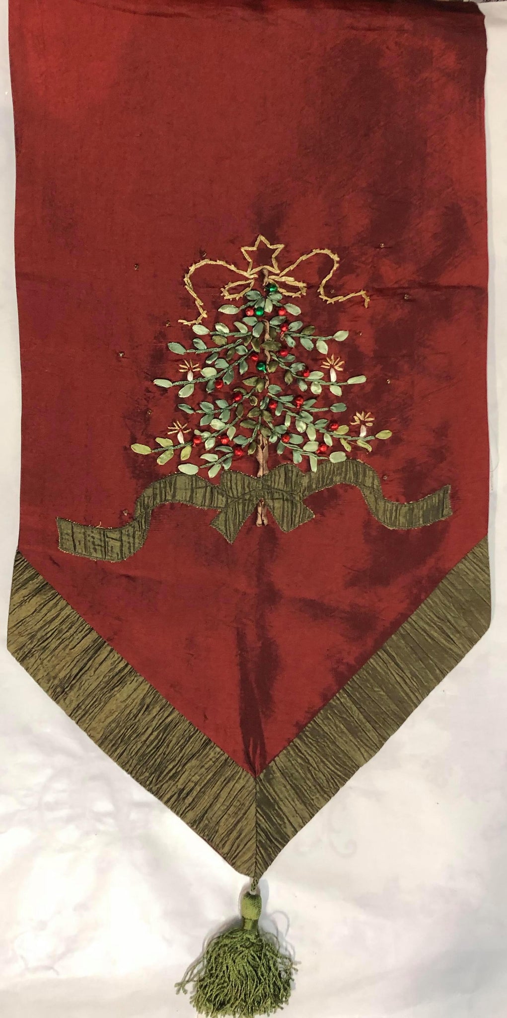 Runner- Burgundy tree