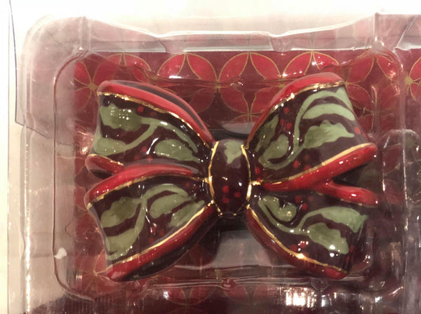 Holiday presents napkin ring set