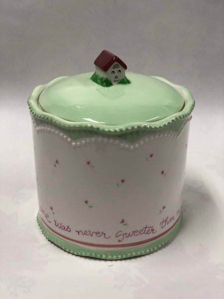 Round Canister