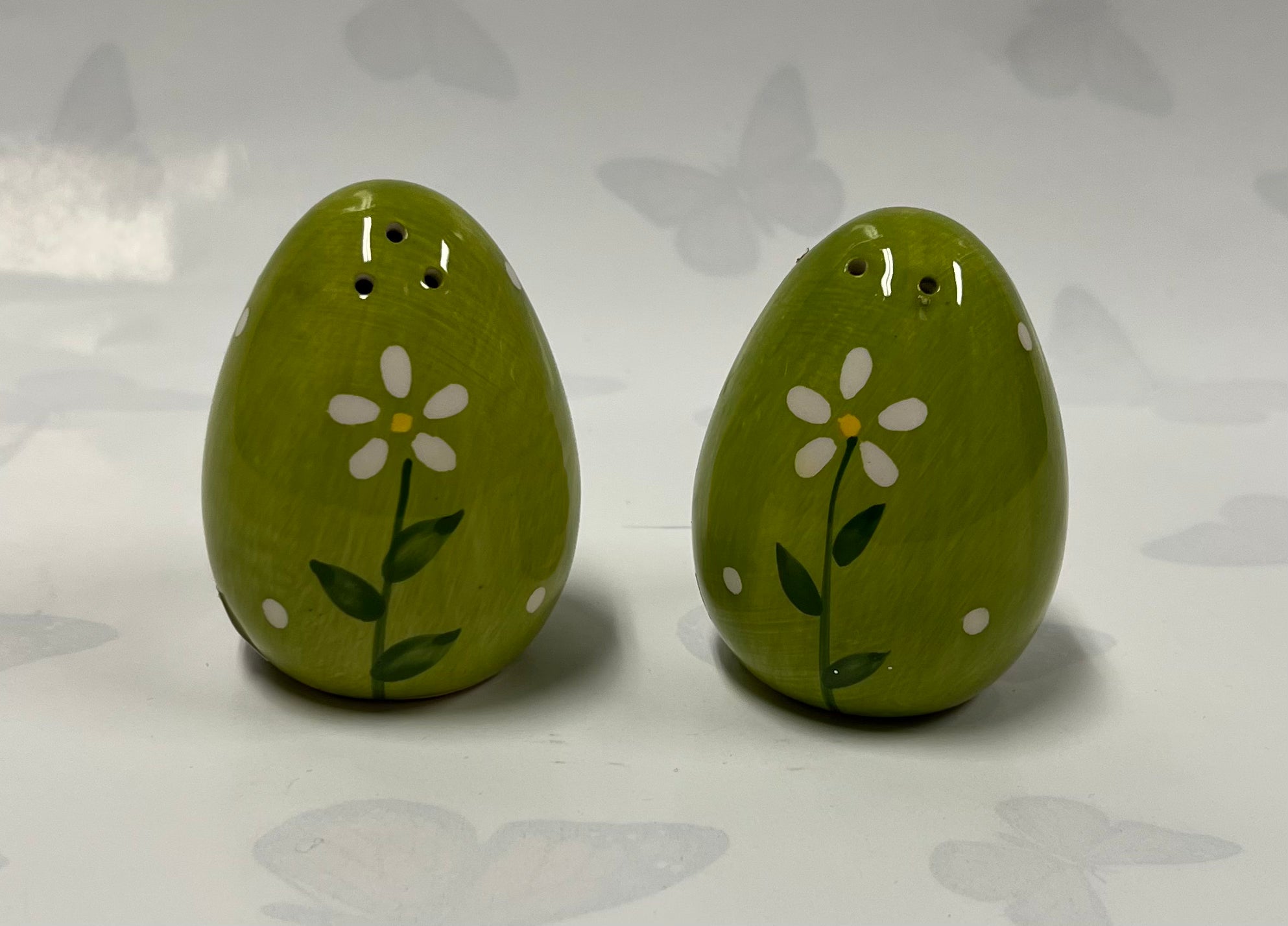Daisy Egg Salt And Pepper Set