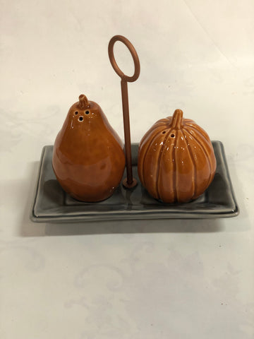 Pumpkin and Gourd -Salt & Pepper Set With Tray