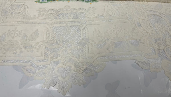 Table Topper -Heirloom -Ecru