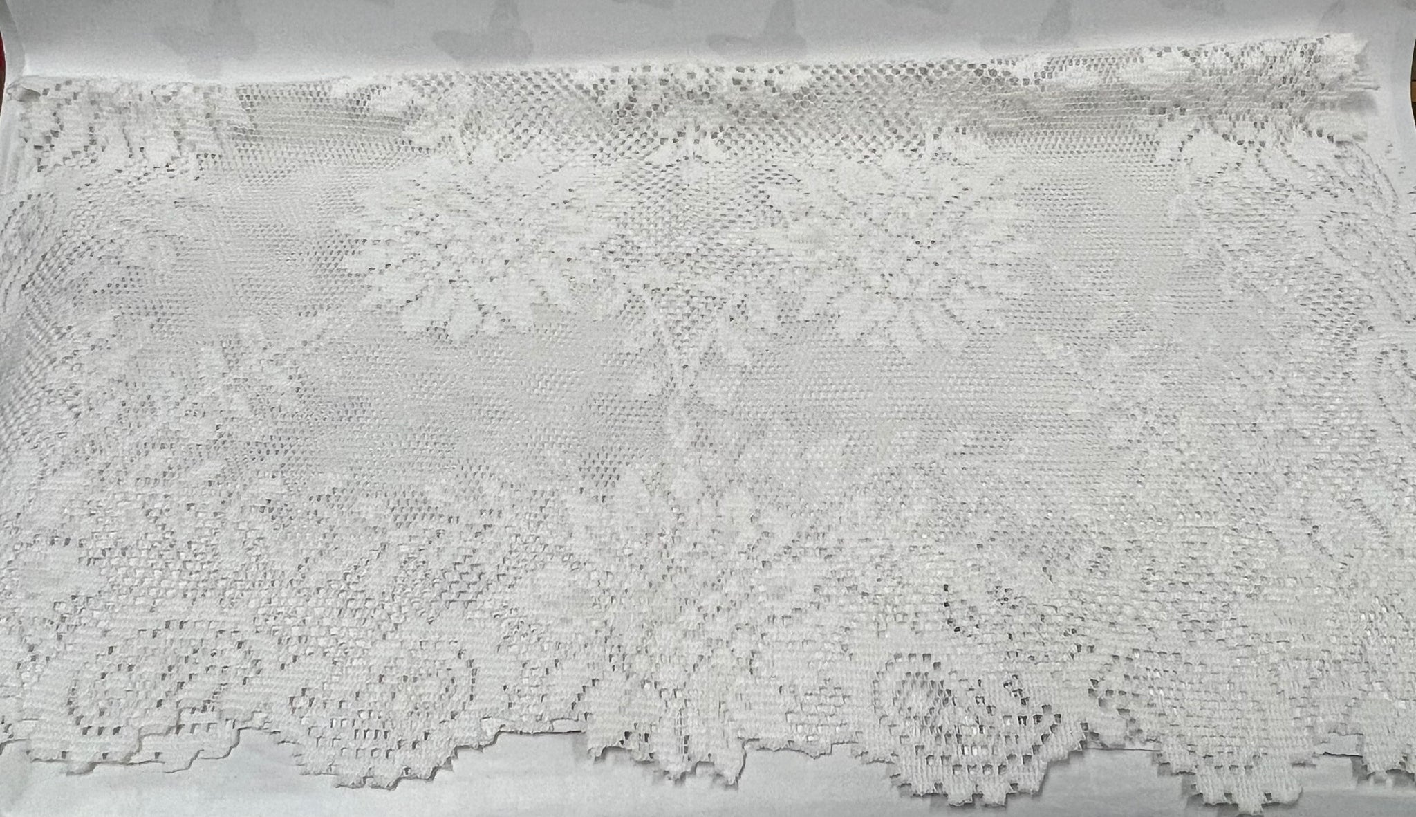 Table Topper -Sunflower -White