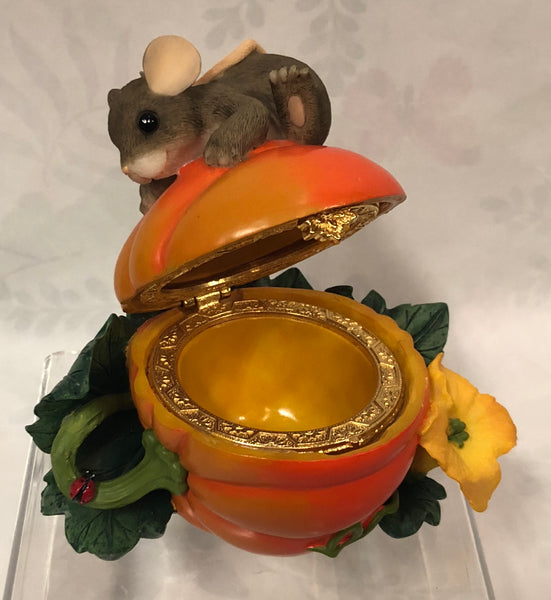 Charming Tails -Pumpkin Harvest