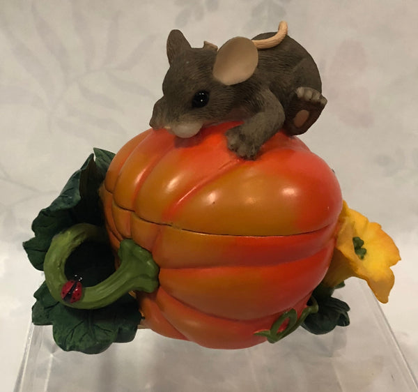 Charming Tails -Pumpkin Harvest