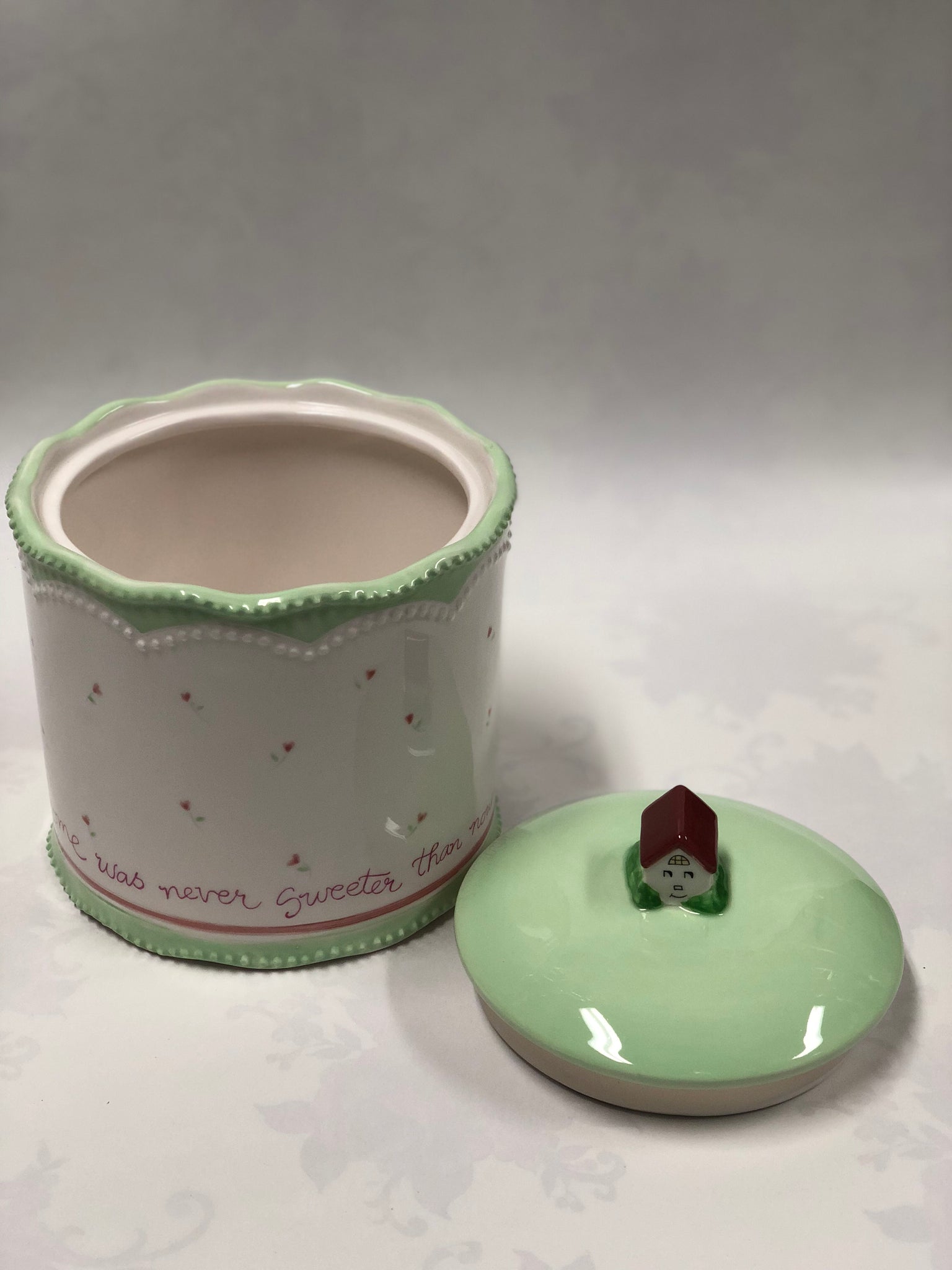 Round Canister