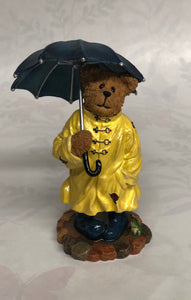 Boyd's Bear- Wellington... Stormy Weather