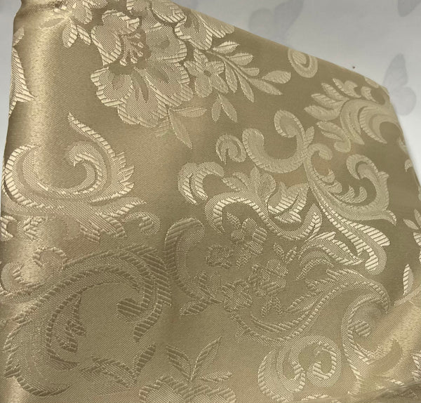 Table Cloth- Jacouard - Linen - Scalloped Edge