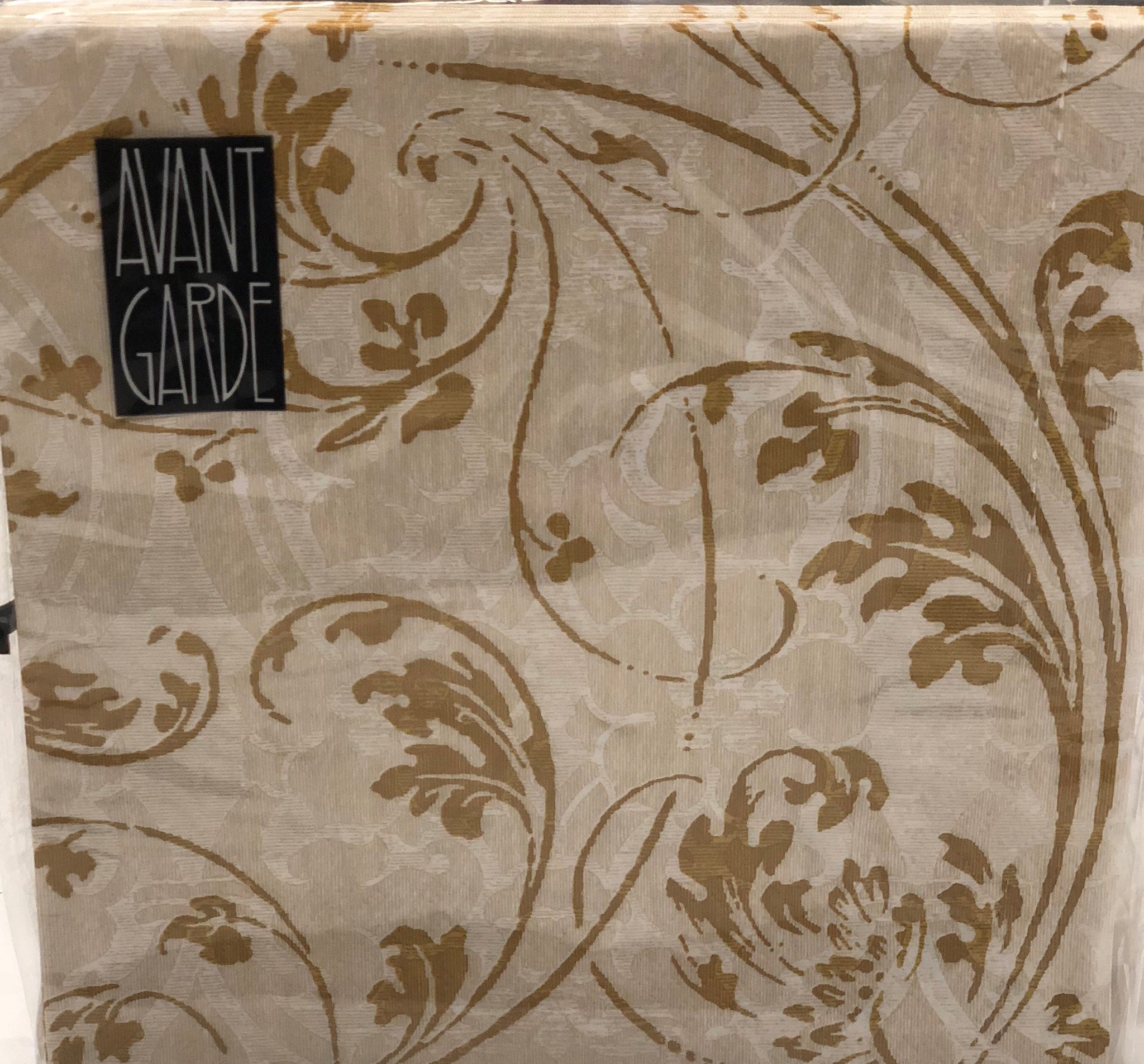 Luncheon Napkin -Gold damask