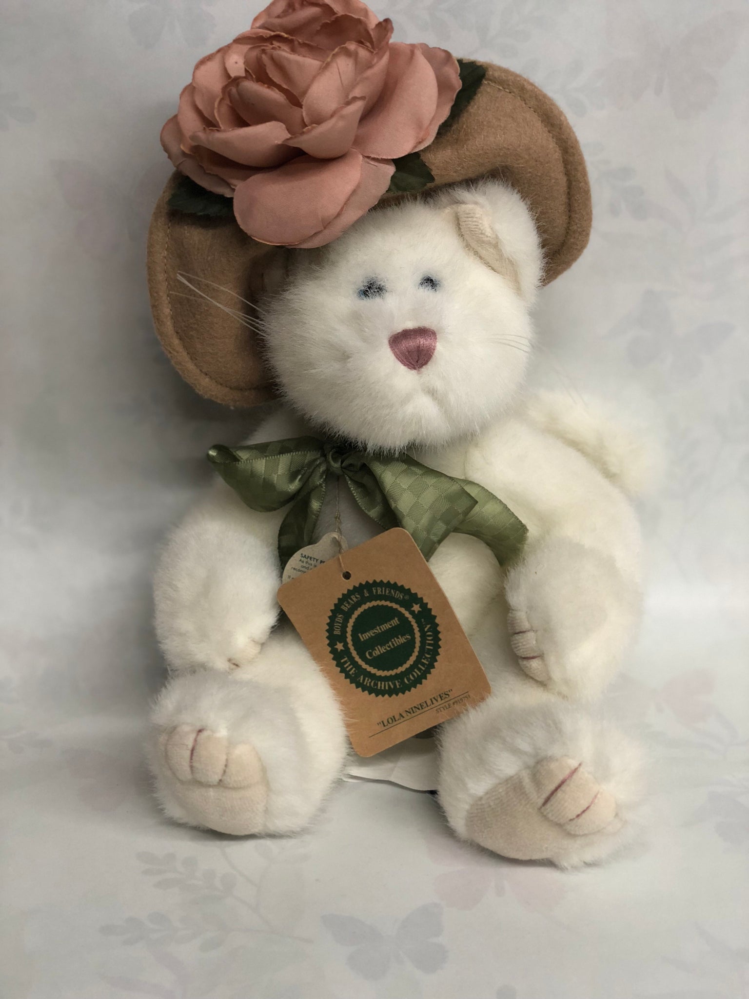 Boyd's Bear- Lola Ninelives