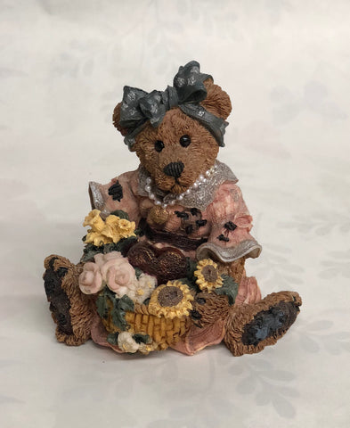 Boyd's Bear Brenda Justina... The Message "Bearer"