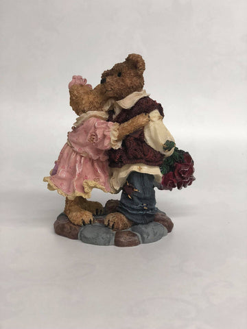 June and Johnny ... True love never grows old -Boyd's Bear