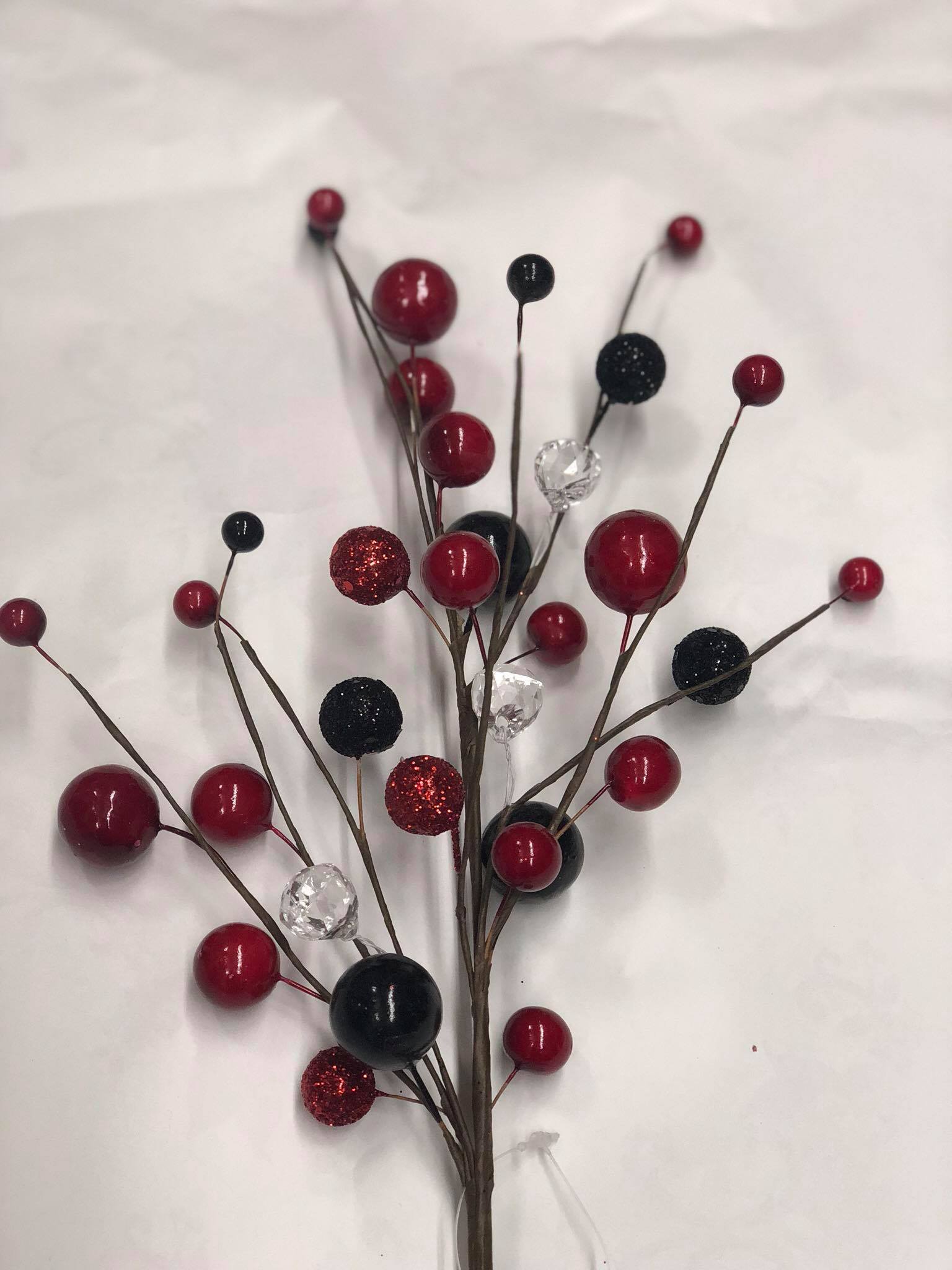Black, red, clear pick